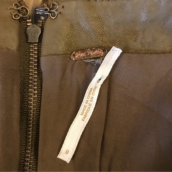 𝅺FREE People vegan leather skirt. Women’s size 0. - Picture 4 of 5